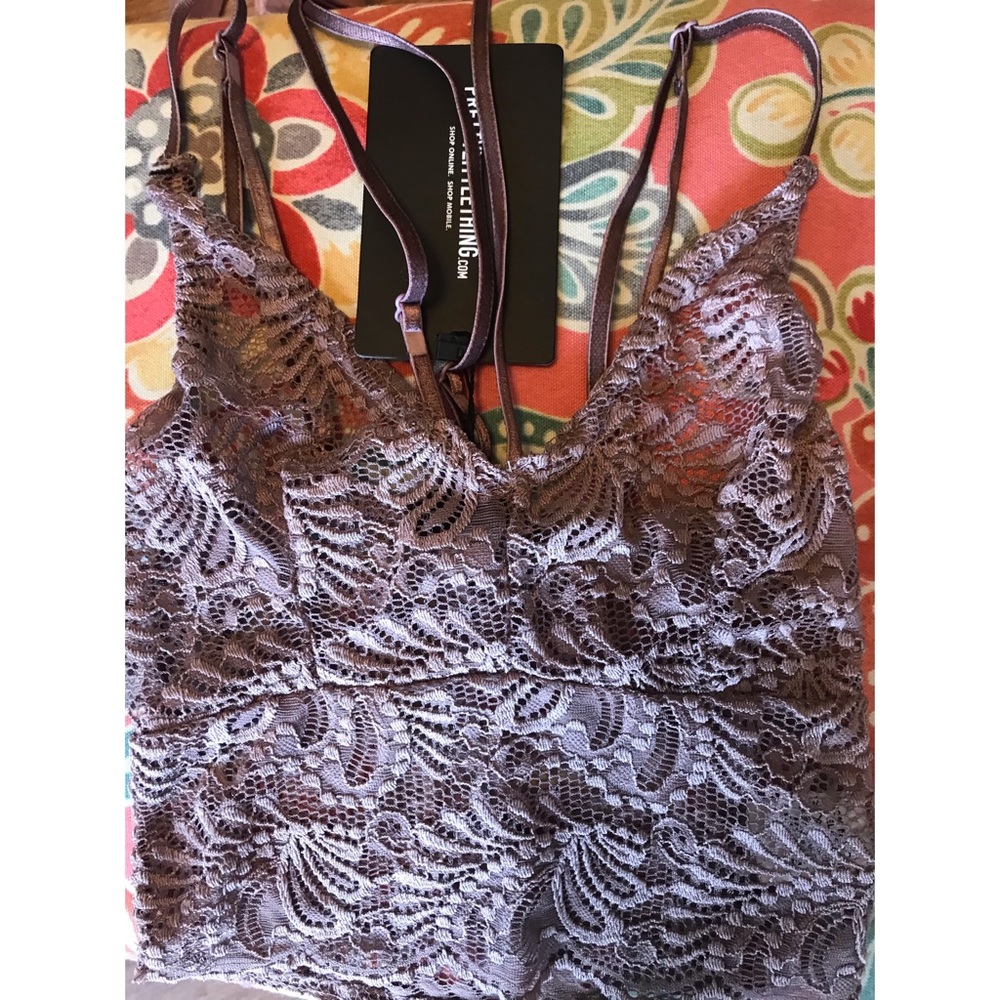 🦄PrettyLittleThing Sheer Lace Choker Crop Top🦄